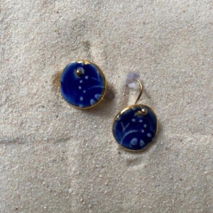 Oorbellen Lace Blue met haakje 15 mm